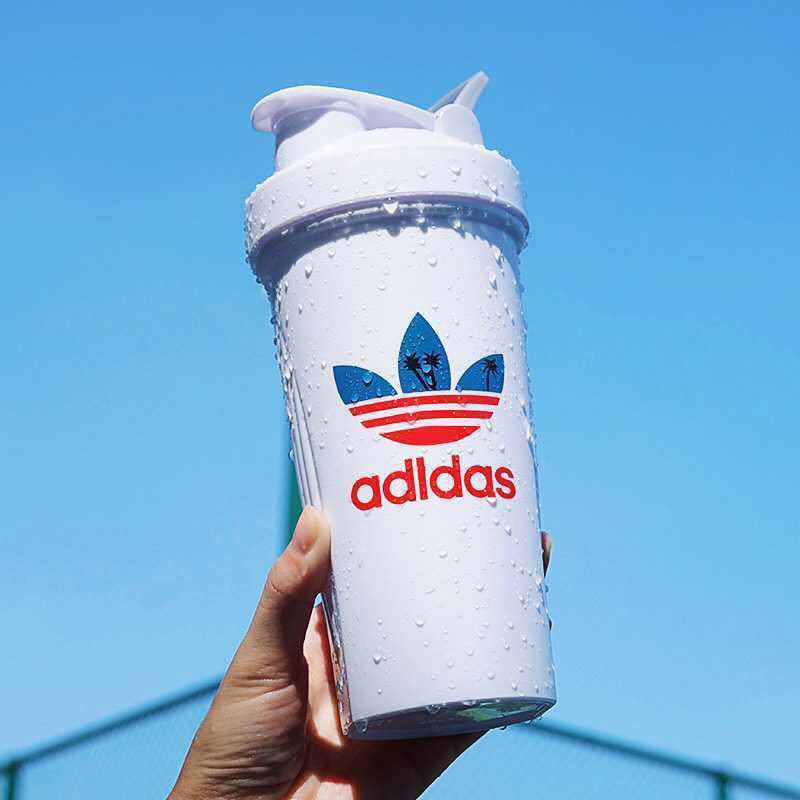 شيكر اديداس ونايك